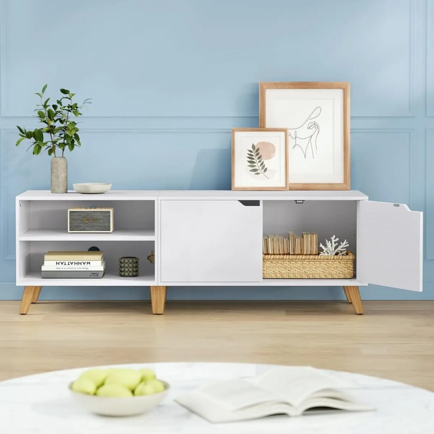 HALO - TV-Schrank mit Türen und Regalen